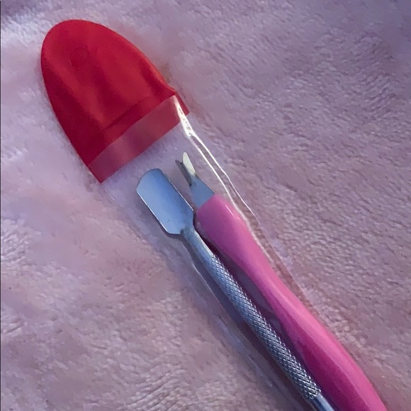 2 Cuticle Pushers - Picture 2 of 3